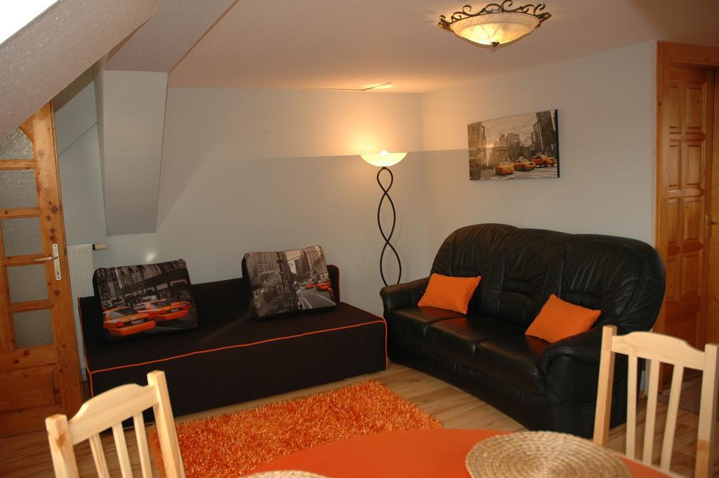 Alom Kucko Apartman Zalaegerszeg Rom bilde