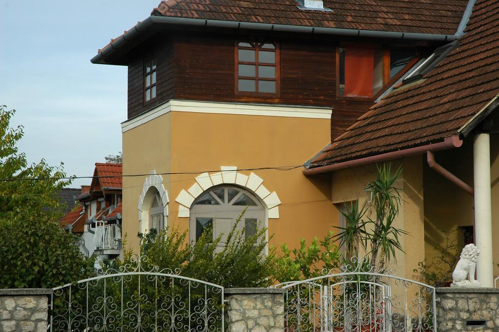 Alom Kucko Apartman Zalaegerszeg Rom bilde
